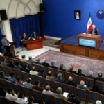 دو دو؛ به سبک دولت!/ لگد زدن به خبرنگار منتقد در حضور روحانی دو دو؛ به سبک دولت!/ لگد زدن به خبرنگار منتقد در حضور روحانی