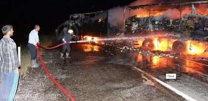 به آتش کشیده شدن سه دستگاه تریلر در جاده بین المللی ترکیه -ایران +عکس