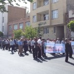 تجمع کشاورزان حکم آباد مقابل بیت امام جمعه تبریز تجمع کشاورزان حکم آباد مقابل بیت امام جمعه تبریز