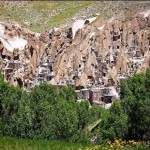 توجه به جاذبه های گردشگری شهرستان ها باعث تمرکززدایی در بخش گردشگری می شود توجه به جاذبه های گردشگری شهرستان ها باعث تمرکززدایی در بخش گردشگری می شود