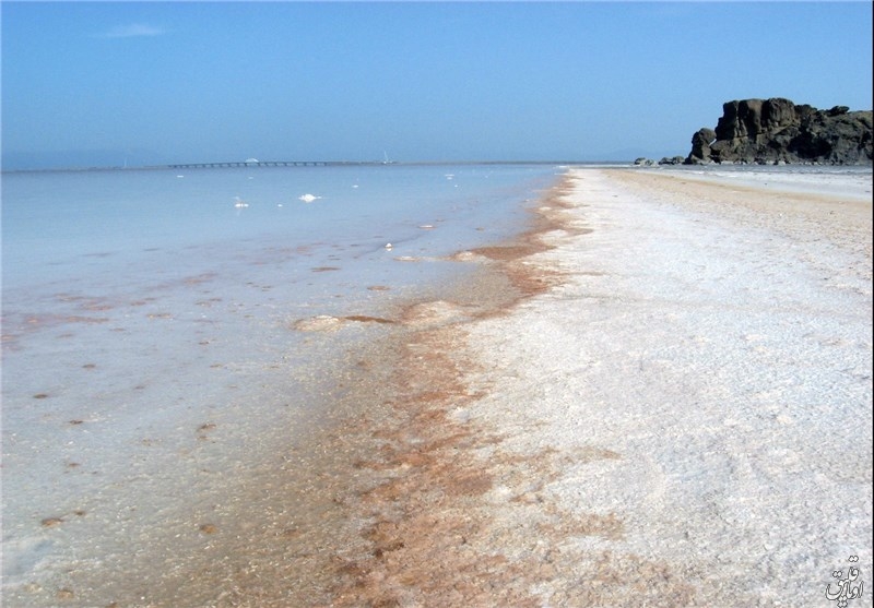 معضلات احیای دریاچه ارومیه به استحصال بی‌رویه نمک رسید