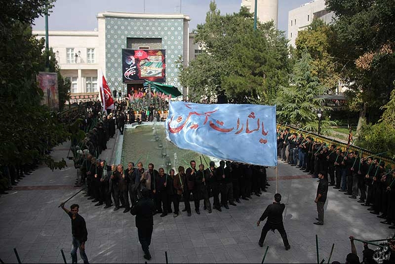 حضور دسته های عزاداری تاسوعای حسینی در استانداری آذربایجان شرقی
