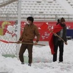 در بازی استقلال سنگ هم ببارد ما هستیم ، شما چطور ؟ در بازی استقلال سنگ هم ببارد ما هستیم ، شما چطور ؟