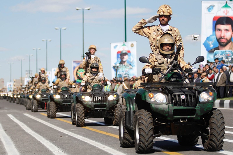 تصاویر/ رژه روز ارتش در تبریز