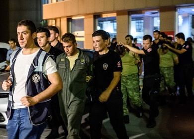 ۸۱هزار نفر اخراج و تعلیق شدند/ تنش در روابط ترکیه و اروپا