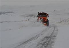 برف و کولاک ۸۱۷ روستای آذربایجان شرقی را محاصره کرد