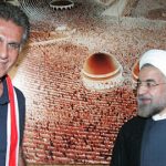 اجنبی چشم آبی پشتش به کجا گرم است؟ اجنبی چشم آبی پشتش به کجا گرم است؟