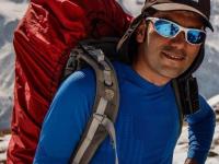 کوهنورد زنجانی بر فراز قله ۸۵۱۶ متری لوتسه ایستاد