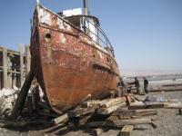 انتقال قدیمی‌ترین کشتی موجود در دریاچه ارومیه به موزه دریایی بندرشرفخانه