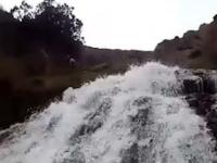 آبشار زیبای “سفید چشمه” در دل کوه‌های خلخال + فیلم