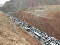 ترافیک در محور ایلام-مهران سنگین است/ بارش پراکنده باران در استان های زنجان و همدان