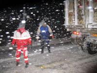 امدادرسانی به سرنشینان خودروهای گرفتار در برف گردنه الماس خلخال