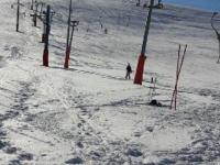بارش برف در پیست پاپایی زنجان و بارقه امید در دل علاقه مندان به اسکی