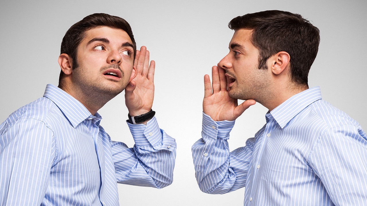 ۱۴ عادت منفی برای زبان بدن که باید همین امروز کنار بگذارید