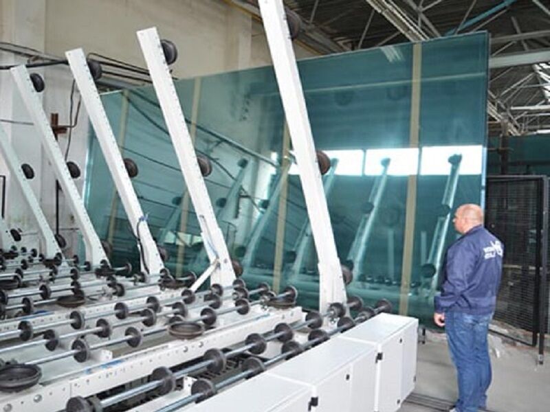 صادرات ۶۲۰ میلیون دلاری صنعت شیشه در آذربایجان‌شرقی