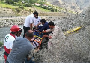 سقوط خودرو به رودخانه مرزی ارس