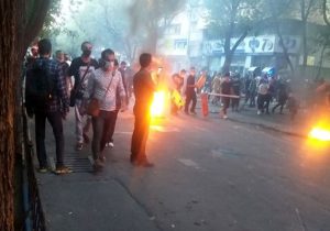 چرا اعتراضات در ایران به خشونت کشیده می‌شود؟