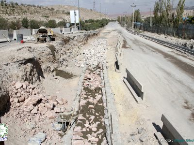 احداث ۱۶۰۰ متر مکعب دیوار سنگی در امتداد جاده جوان منتهی به ورزشگاه یادگار امام(ره)